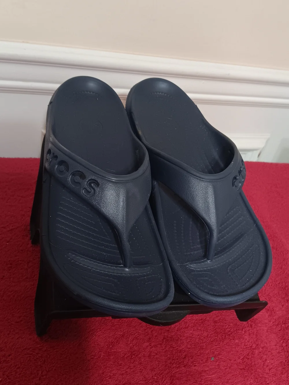 Crocs Classic Flip Sandals in Navy